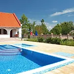 Margareta Panzio Gasthuis 4*
